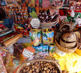Touristen-Sortiment auf dem Markt