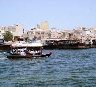 Transport- Taxischiffe aufn Creek