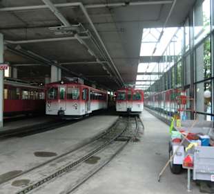 Blick ins Depot der Rigi Zahnradbahn