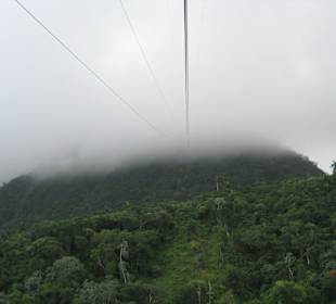 Seilbahnfahrt bergauf