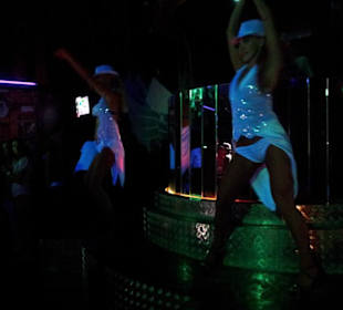 Go go girls @ Schaumparty