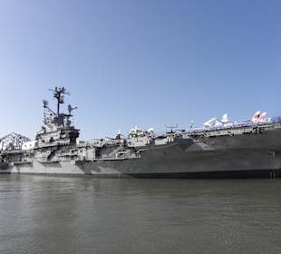 Intrepid Flugzeugträger