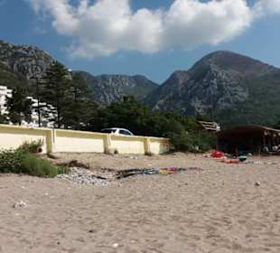 Strand in Sutomore