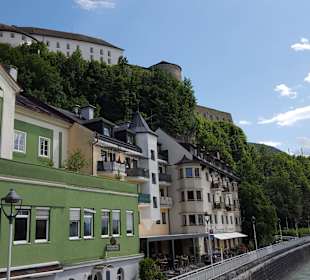 Häuserreihe am Fluss