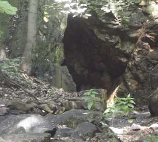 Höhle 