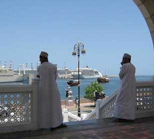 Ausblick auf den Hafen Muscat