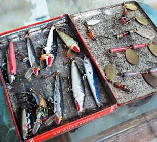 Alte Kunstköder im Fischereimuseum