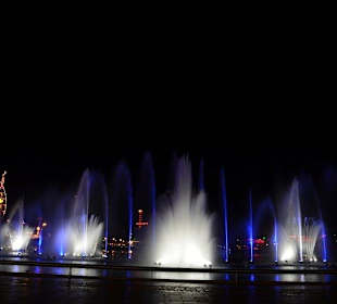 Pokaz świetlny na wodzie