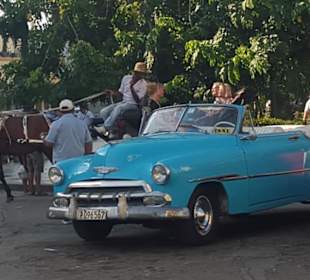 Oldtimer am Capitolio in Havanna