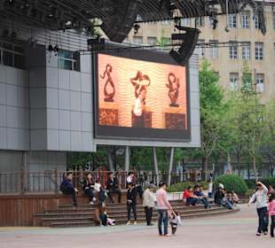Video-Leinwand auf dem People's Square