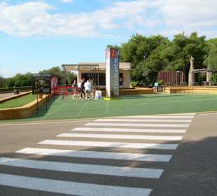 Vorplatz Hams Höhlen