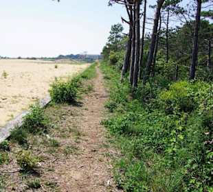 Entlang der Sperrmauer