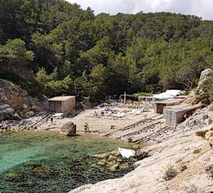 Das "Utopia Beach Bar" - ca. 300m westlich des Hauptstrandes