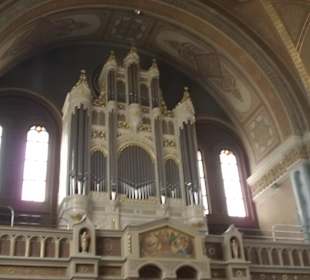 Blick auf die riesige Orgel