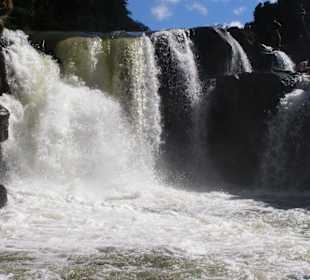 Am Wasserfall bei Beau Champ