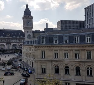 Der Ausblick aus dem Zimmer 41 im 4. Stock. Hotel Terminus Lyon