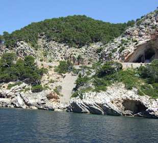 Höhlen von Arta Eingang