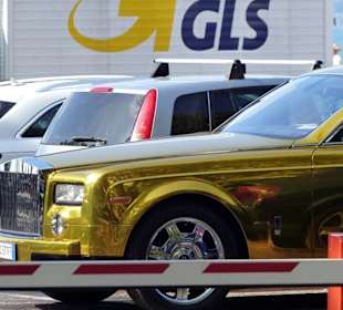 Parkplatz direkt vor der Wasserburg