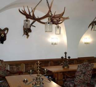 Im Jagdzimmer der Burg Rabenstein