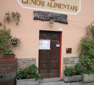 Der wunderschöne Bergort Stazzona