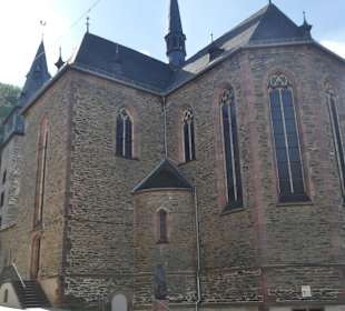 Außenansicht der katholischen Kirche in St. Goar