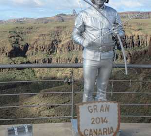 Aktionskünstler am Aussichtspunkt