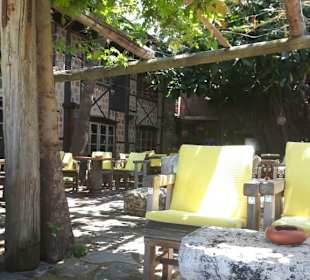 Apollonik Cafe