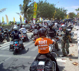 Rosenmontagzug Bali