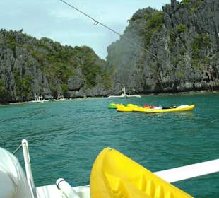 Hier hatten die Kayak Boote und Schnorchler ihr 