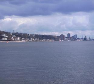 Fähre 62: Blick auf Neumühlen