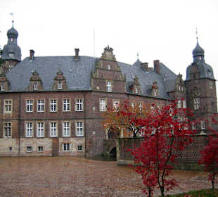 Schloss Darfeld, Herbstlaub