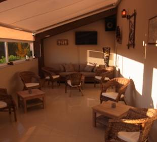 überdachte Innenterrasse