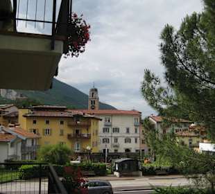 Sicht aus dem Hotel auf die andere Straßenseite