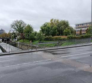 Zur Schleuse hin