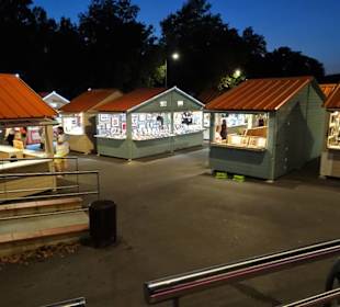 Rundgang durch das abendliche Village Artisanal