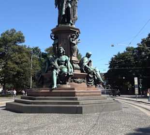 Maxmonument