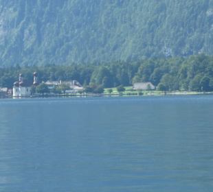 Blick vom Königssee zur Kirche St. Bartholomä