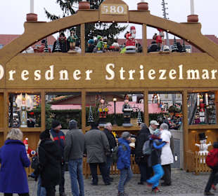 Der Eingang zum Strietzelmarkt