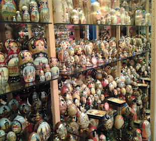 Магазин матрешек