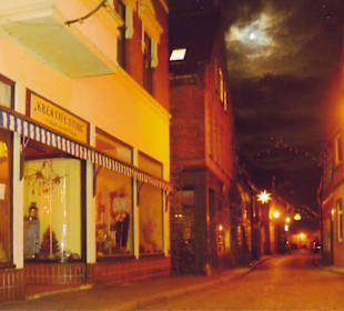 Aussenansicht in der Nacht 