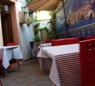 Innenhof von einem Restaurant