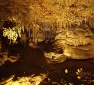 Einblick in die Höhle