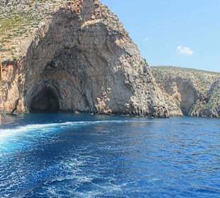 Jaskinia do której podpływaliśmy statkiem