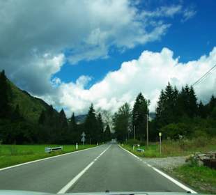 Unterhalb vom Pass Ital. Seite