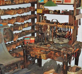 Ausstellung in der Remise der Windmühle Varel