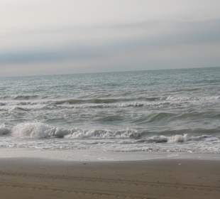 Strand am frühen Morgen
