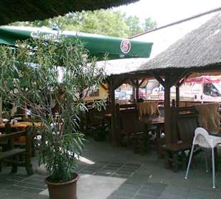 Romantische Schilfdächer