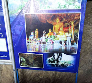 Höhle in der Mitte des Holzviadukts