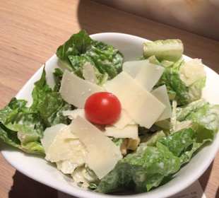 Kleiner ge,mischter Salat