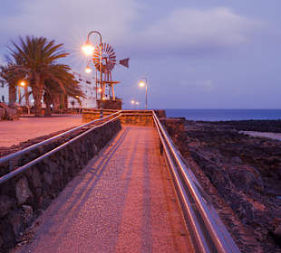 Strandpromenade Costa Teguise